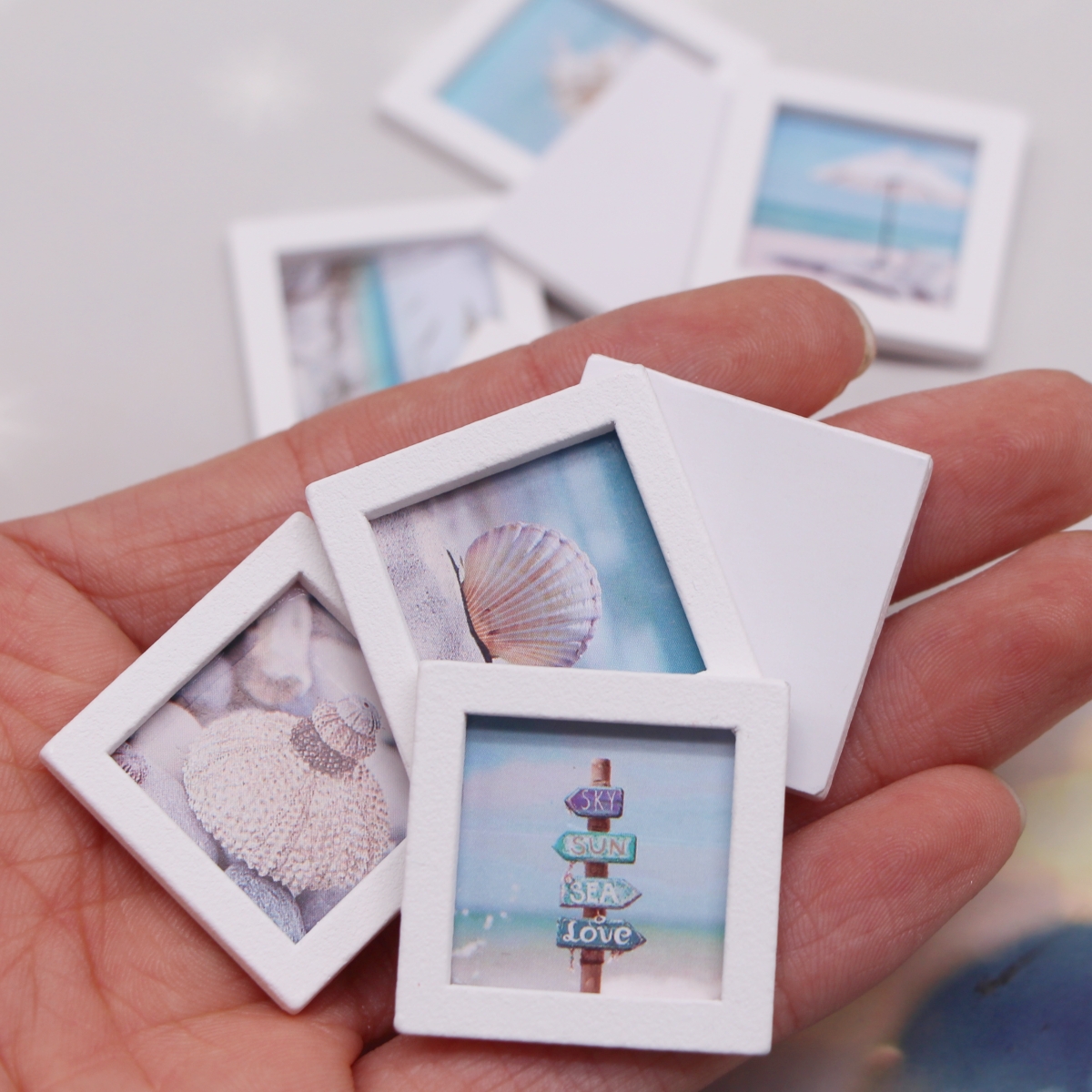 Dollhouse Miniature Wooden Oce - Engraved Wood Frame 评论和价格
