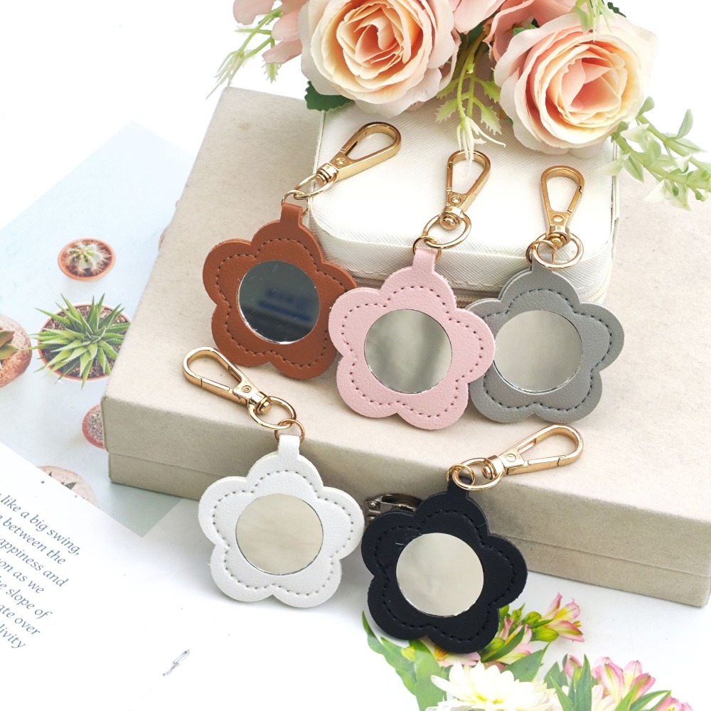 Flower Petal Shaped Mirror Bag - Initial Ring Custom 评论和价格