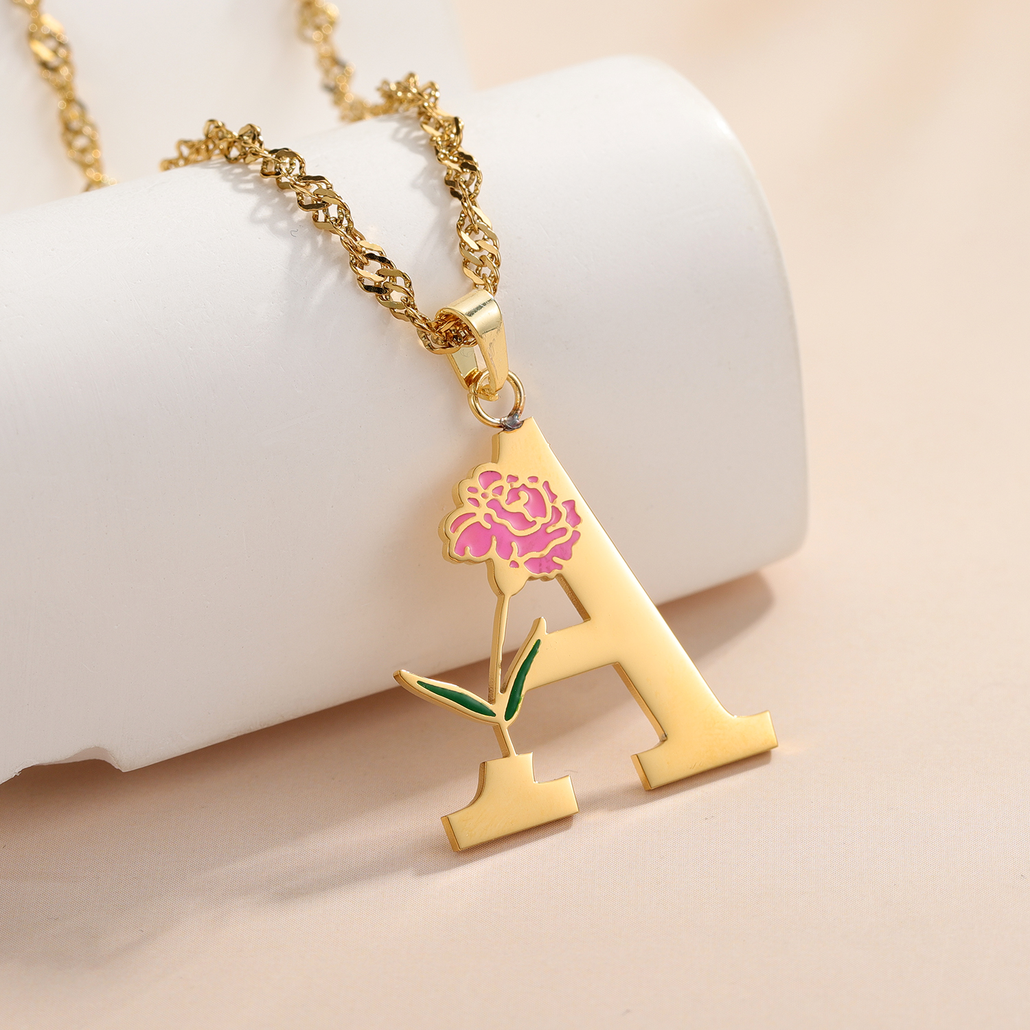 Custom Flower Initial Letter P - Birth Flower Necklace 评论和价格